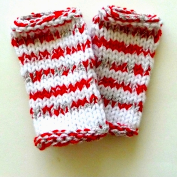 Wristwarmers Hand Made Red & White Stripe Candy Cane Girls Christmas - Picture 5 of 5